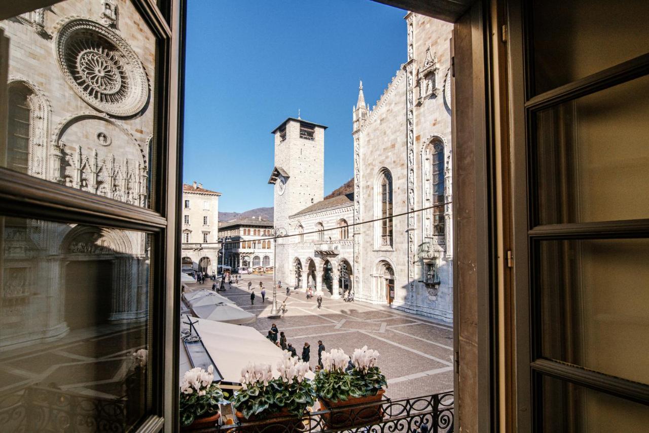 La Finestra Sul Duomo - The House Of Travelers Leilighet Como Eksteriør bilde