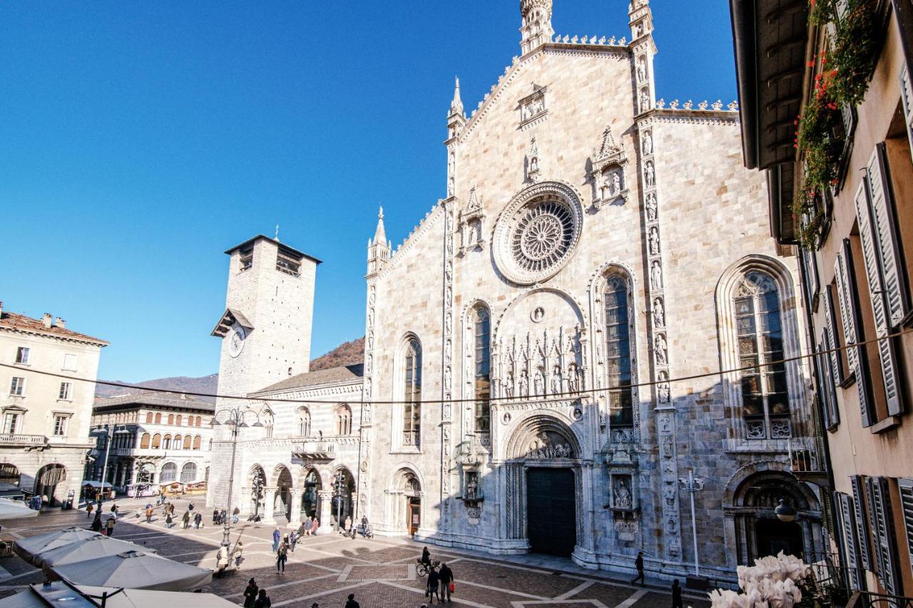 La Finestra Sul Duomo - The House Of Travelers Leilighet Como Eksteriør bilde